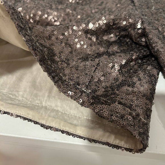 Sequin gold shorts Large - Picture 4 of 16